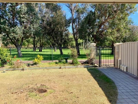 River Glen - Holiday Adelaide 1