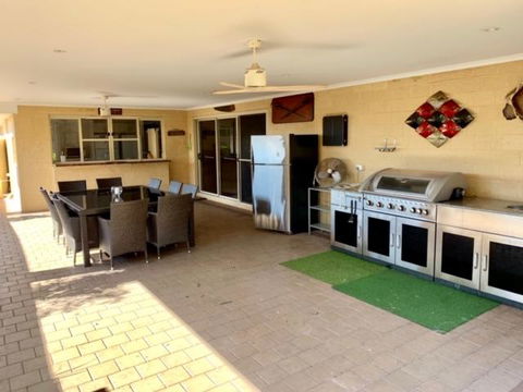 River Glen - Holiday Adelaide 0