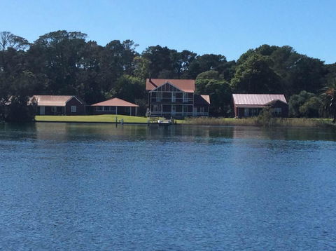 Riverfront Cottage In Booderee National Park At Christians Minde - Holiday Adelaide 3
