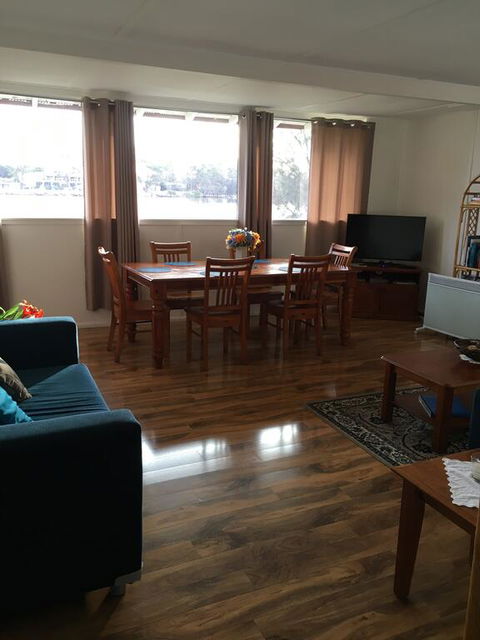 Riverfront Cottage In Booderee National Park At Christians Minde - Holiday Adelaide 2