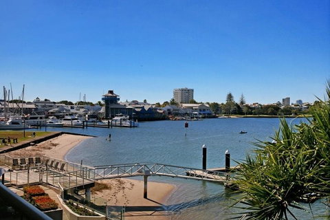 Riverside Apartments - Holiday Adelaide 3