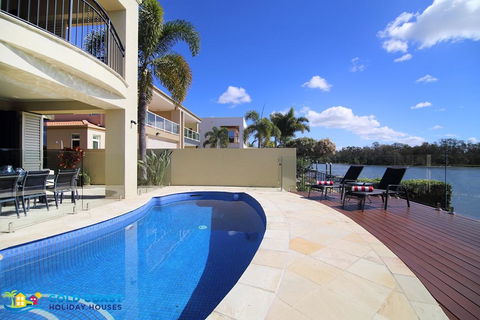 Riverside Escape - Holiday Adelaide 0