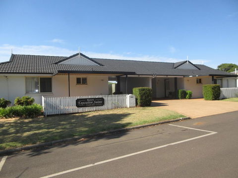 Riviera Executive Suites - Holiday Adelaide 0