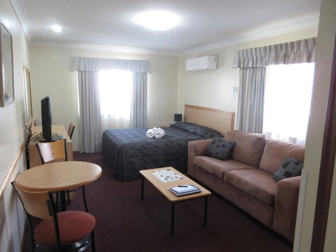 Riviera Executive Suites - Holiday Adelaide 2