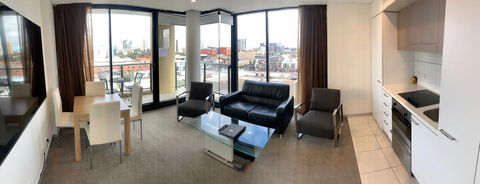 RNR North Terrace - Holiday Adelaide 2