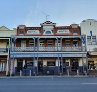 Royal Hotel - Holiday Adelaide