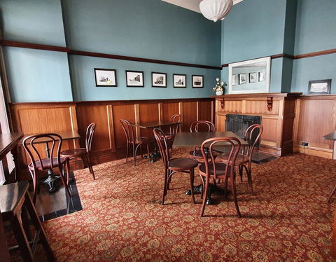 Royal Hotel - Holiday Adelaide 1