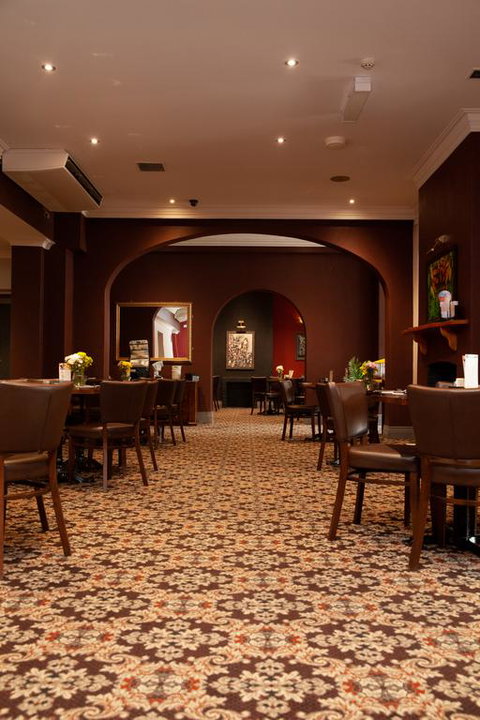 Royal Hotel Singleton - Holiday Adelaide 3