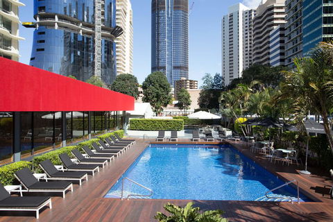 Royal On The Park - Holiday Adelaide 1
