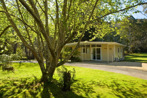 Russell Falls Holiday Cottages - Holiday Adelaide 3