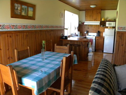 Sanctuary Park Cottages - Holiday Adelaide 1