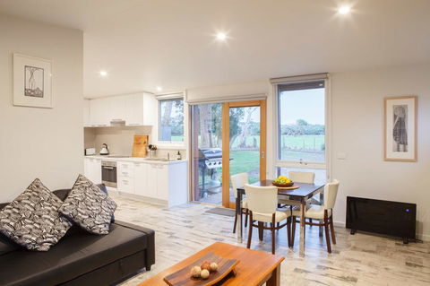 Sandy Point Hideaway - Holiday Adelaide 0