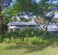 Sapphire Beach Pet Friendly Beach 5 minute walk - Holiday Adelaide