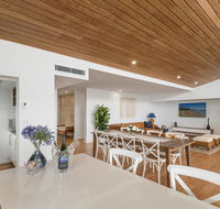 Sea la Vie 2 Luxury Apartment in Coffs Harbour Jetty with pool views and walking distance to the beach - Holiday Adelaide