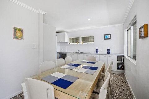 Sea Shack - 29 Pelican Street, Peregian Beach, Noosa Area - Holiday Adelaide 3