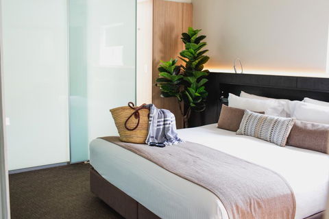 Seahaven Noosa Beachfront Resort - Holiday Adelaide 1