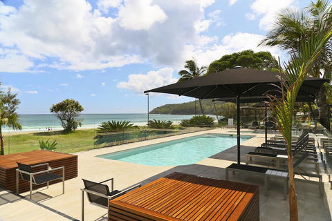 Seahaven Noosa Beachfront Resort - Holiday Adelaide 2
