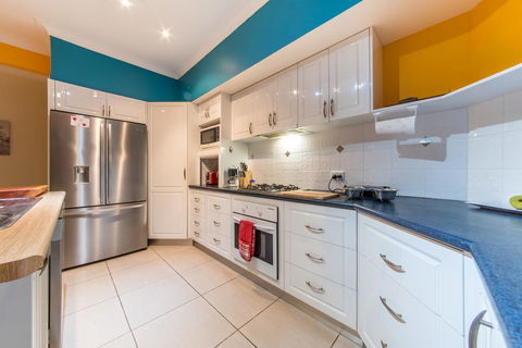 Seaside Hideaway- Hideaway Bay - Holiday Adelaide 2