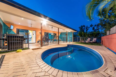 Seaside Hideaway- Hideaway Bay - Holiday Adelaide 0