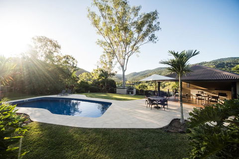 Seclude Rainforest Retreat - Holiday Adelaide 0
