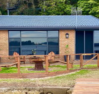 Serenity by the Lake - Holiday Adelaide