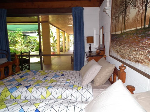 Shady Grove B&B - Holiday Adelaide 0