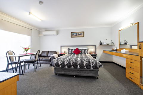 Shearing Shed Motor Inn - Holiday Adelaide 3