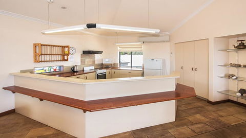 Shorelands - Holiday Adelaide 1