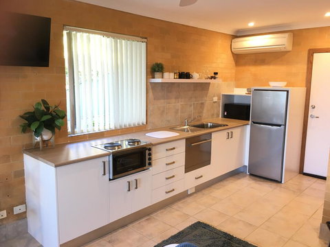 SilverWaters Waterfront Accommodation - Holiday Adelaide 2
