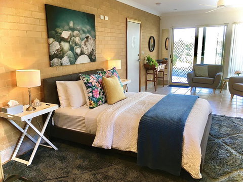 SilverWaters Waterfront Accommodation - Holiday Adelaide 0