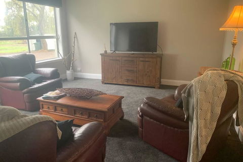 Skibo Cottage - Holiday Adelaide 3