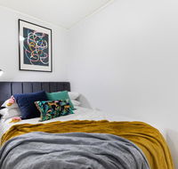 Sleek modern apartment close to everything - Holiday Adelaide