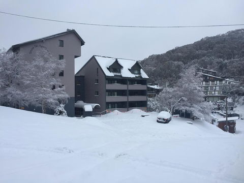 Snow Ski Apartments 03 - Holiday Adelaide 1