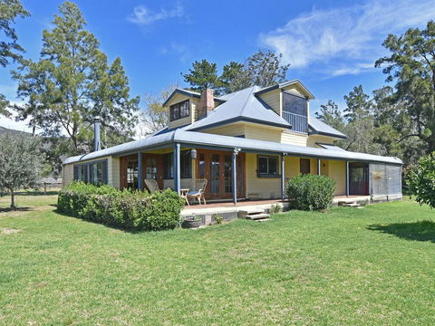 Soldiers Cottage Picturebook Vineyard Home - Holiday Adelaide 0