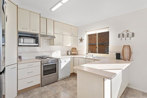 South Pacific Unit 4 - Shoal Bay - Holiday Adelaide 3