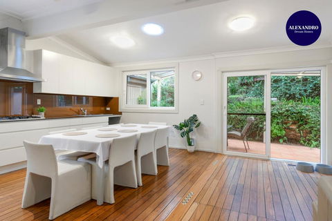 Spacious & Relaxed 4 Bed House - Pets Welcome - Holiday Adelaide 0