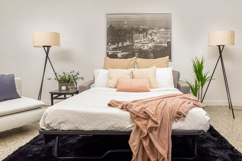 Spacious 2 Bed House, 2 AC And Free Street Parking - Holiday Adelaide 2