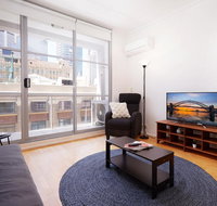 Spacious and Bright Studio in the Middle of Town - Holiday Adelaide