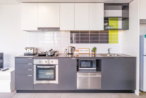Spacious Docklands 2 Bedroom 2 Bathroom Apartment - Holiday Adelaide 2