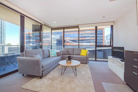 Spacious Docklands 2 Bedroom 2 Bathroom Apartment - Holiday Adelaide 1