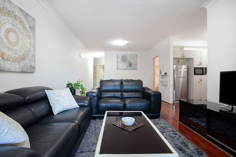 Spacious Family Apartment Close To Olympic Park - Holiday Adelaide 1