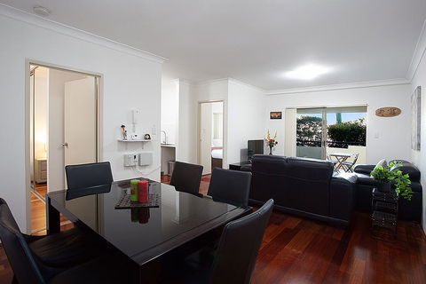 Spacious Family Apartment Close To Olympic Park - Holiday Adelaide 0