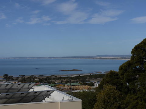 Spectacular Holiday Living - Holiday Adelaide 2