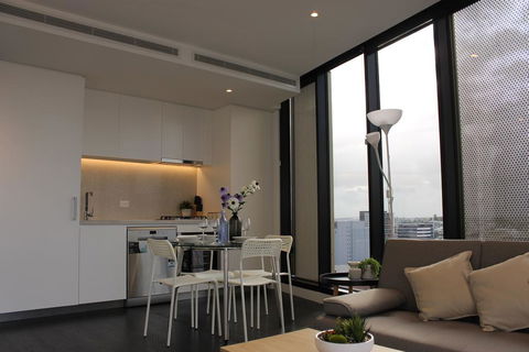 Spectacular Views Of CBD By FV With Free Car Park - Holiday Adelaide 2