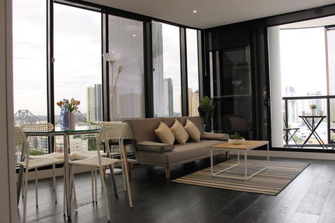 Spectacular Views Of CBD By FV With Free Car Park - Holiday Adelaide 3