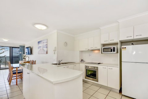 SPIN13- ESCAPE TO MOOLOOLABA - Holiday Adelaide 2
