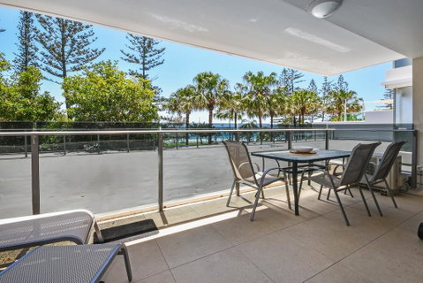 Spinnaker Apartments - Holiday Adelaide 1