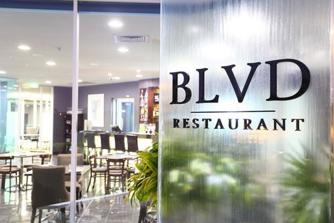 Springfield Lakes Boutique Hotel - Holiday Adelaide 3