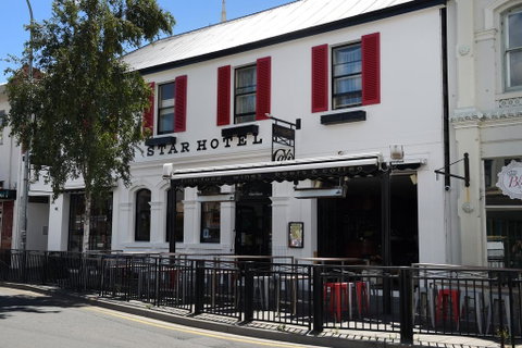 Star Bar Cafe & Hotel - Holiday Adelaide 0