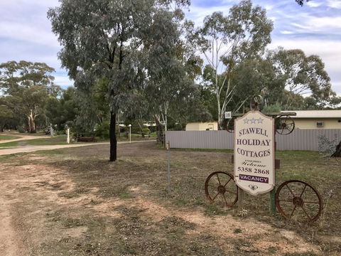 Stawell Holiday Cottages - Holiday Adelaide 2